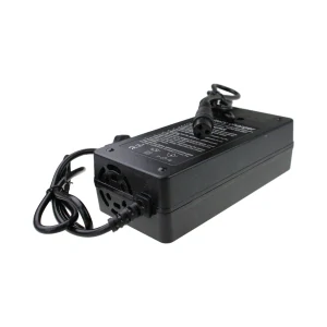 Univerzální nabíječka 60V 3A DC GX16 3 pin pro elektrické koloběžky