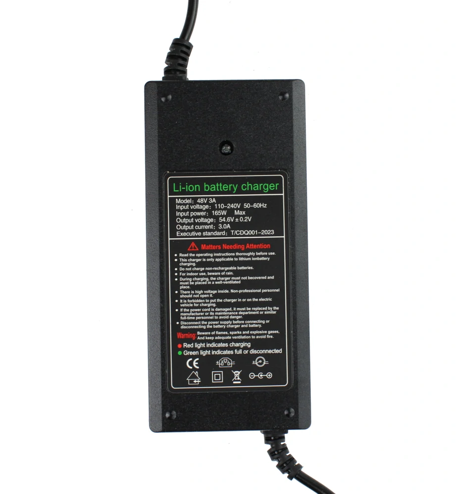 Univerzální nabíječka pro elektrické koloběžky Kugoo G2 Pro - Joyor F7 - Joyor F5-S - Joyor S8-S - napájecí zdroj 54,6V 3A DC 5,5 × 2,1 mm