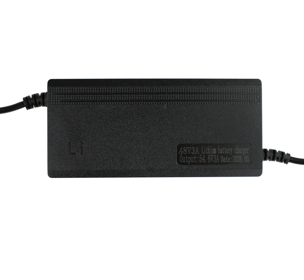 Univerzální nabíječka pro elektrické koloběžky Kugoo G2 Pro - Joyor F7 - Joyor F5-S - Joyor S8-S - napájecí zdroj 54,6V 3A DC 5,5 × 2,1 mm